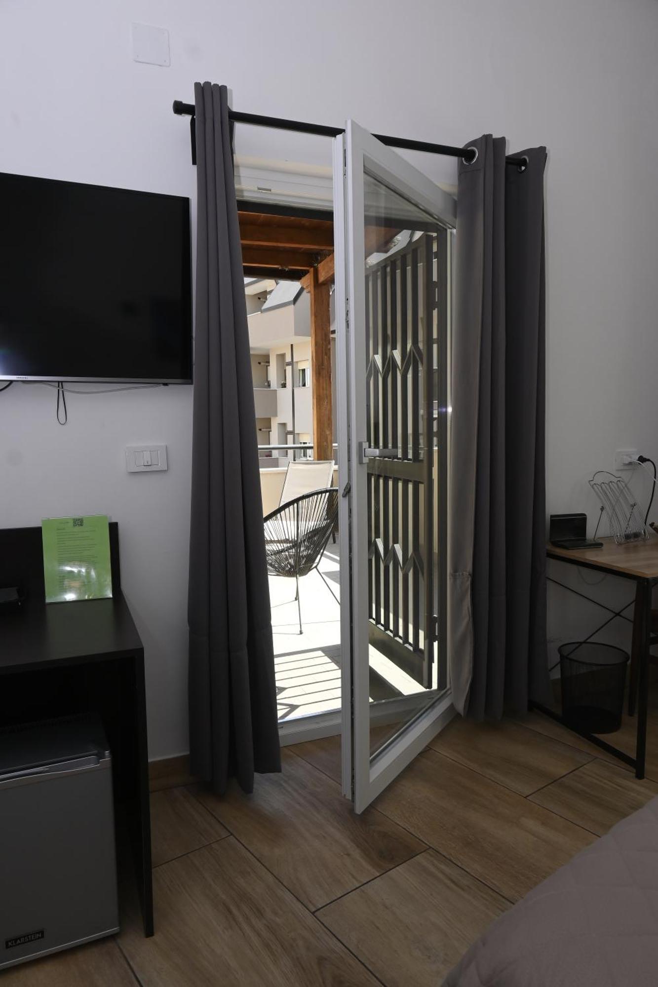 Zeta Rooms Caserta Exteriör bild