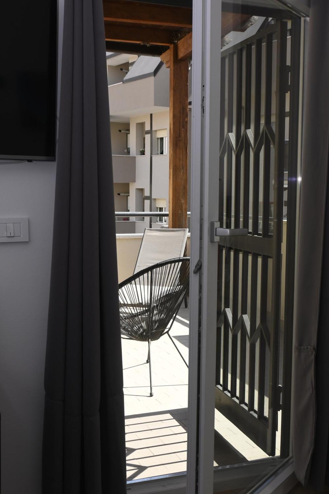 Zeta Rooms Caserta Exteriör bild